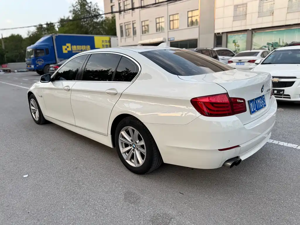 BMW 5 Series 2012 — фото 6