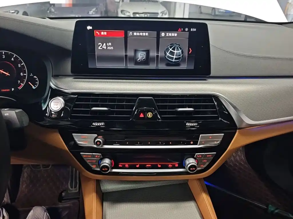 BMW 6 Series GT 2019 — фото 13