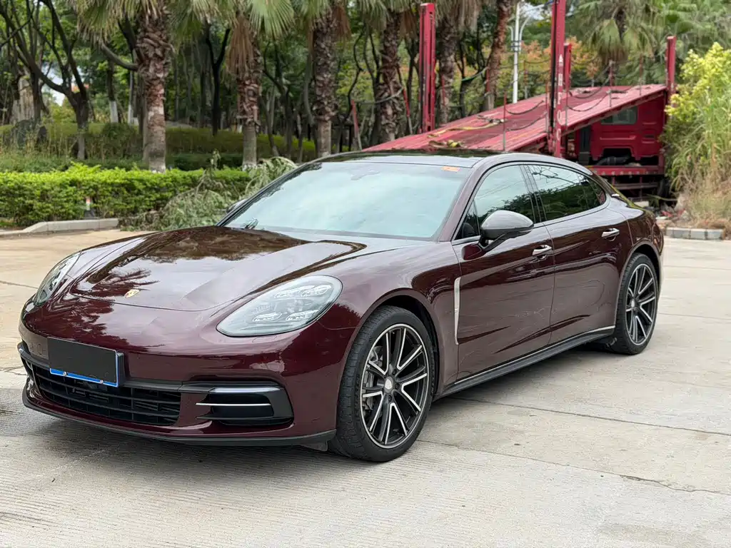 Porsche Panamera 2018 — фото 1