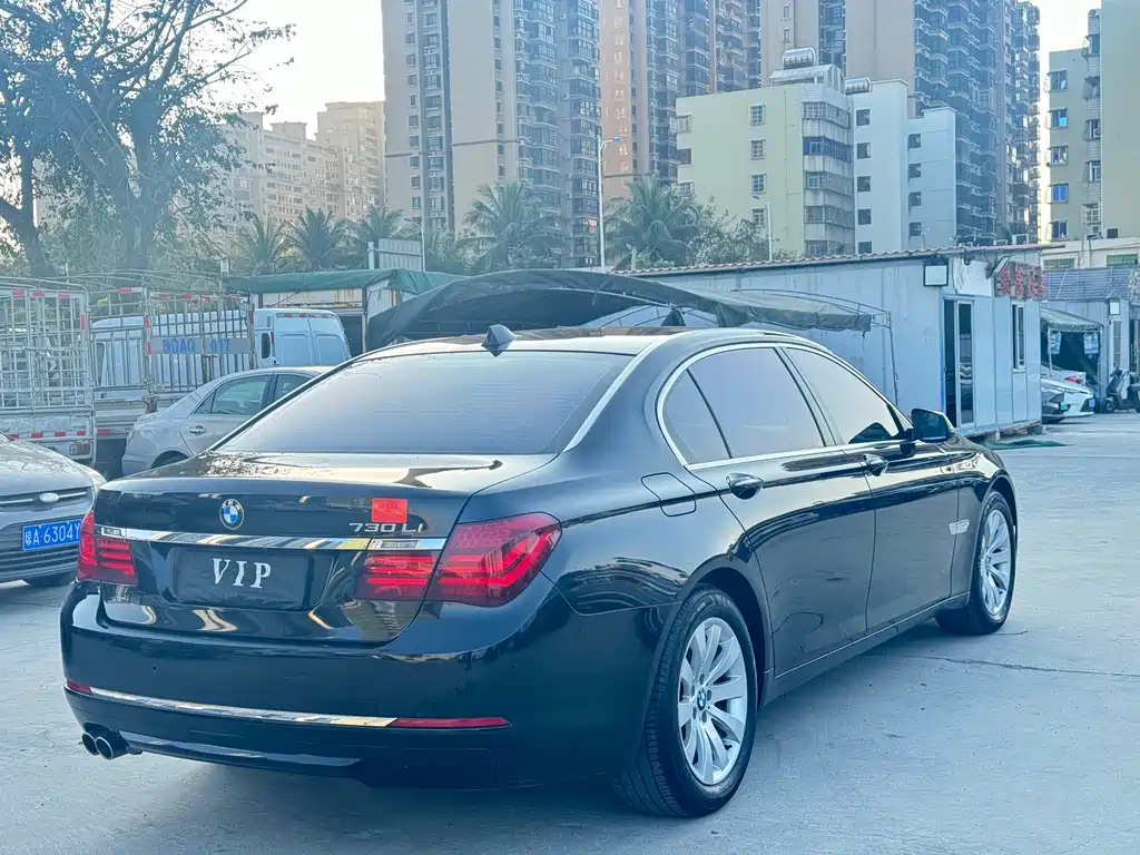 BMW 7 Series 2015 — фото 9