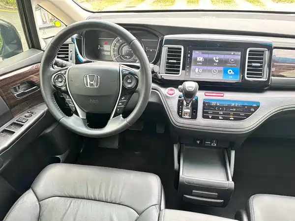 Honda Elysion 2016