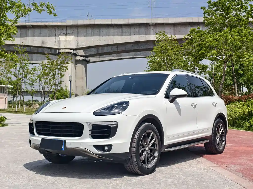 Porsche Cayenne 2016 — фото 1