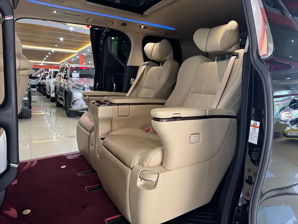 Toyota Vellfire 2021 — фото 13