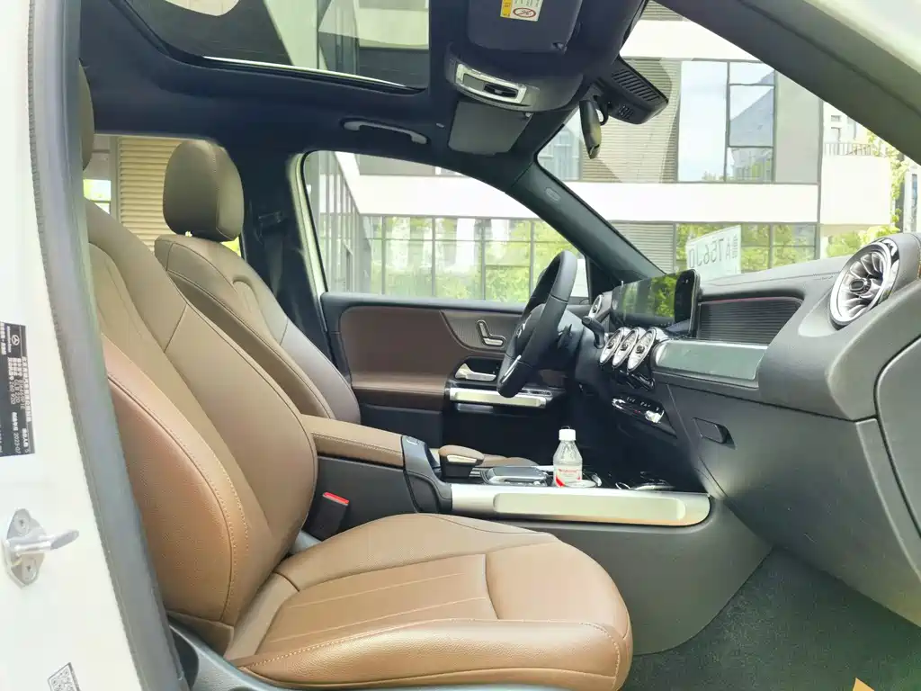 Mercedes-Benz GLB 2023 — фото 12