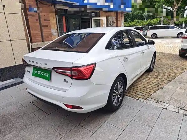 Roewe i5 2018