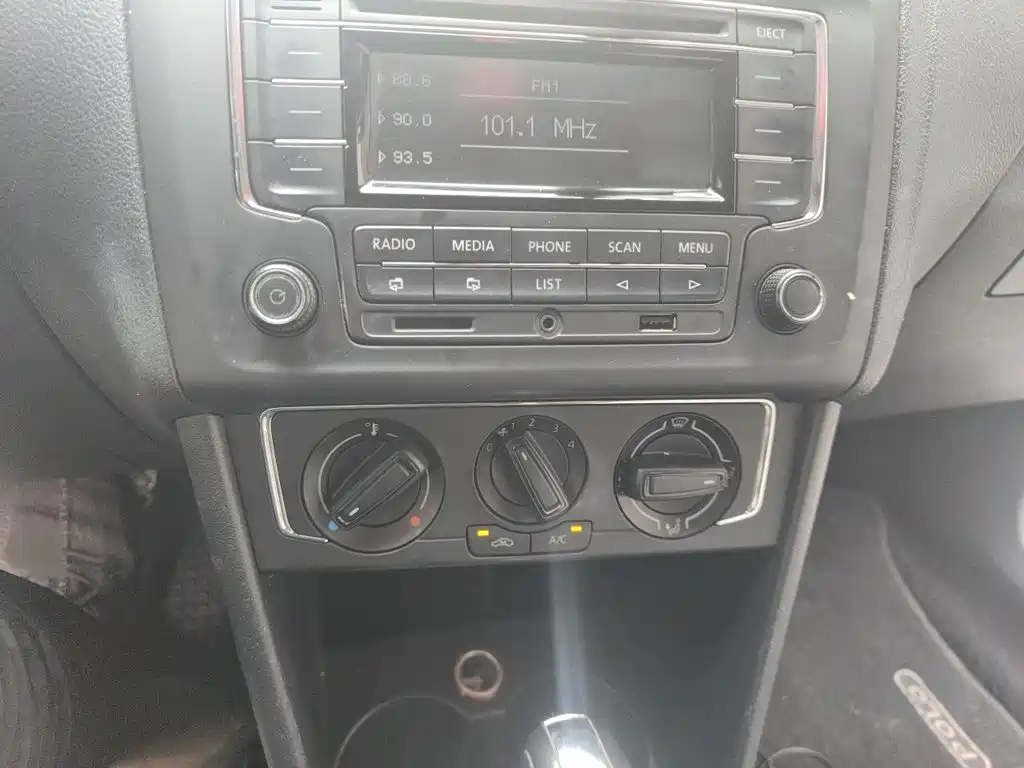 Volkswagen Polo 2016