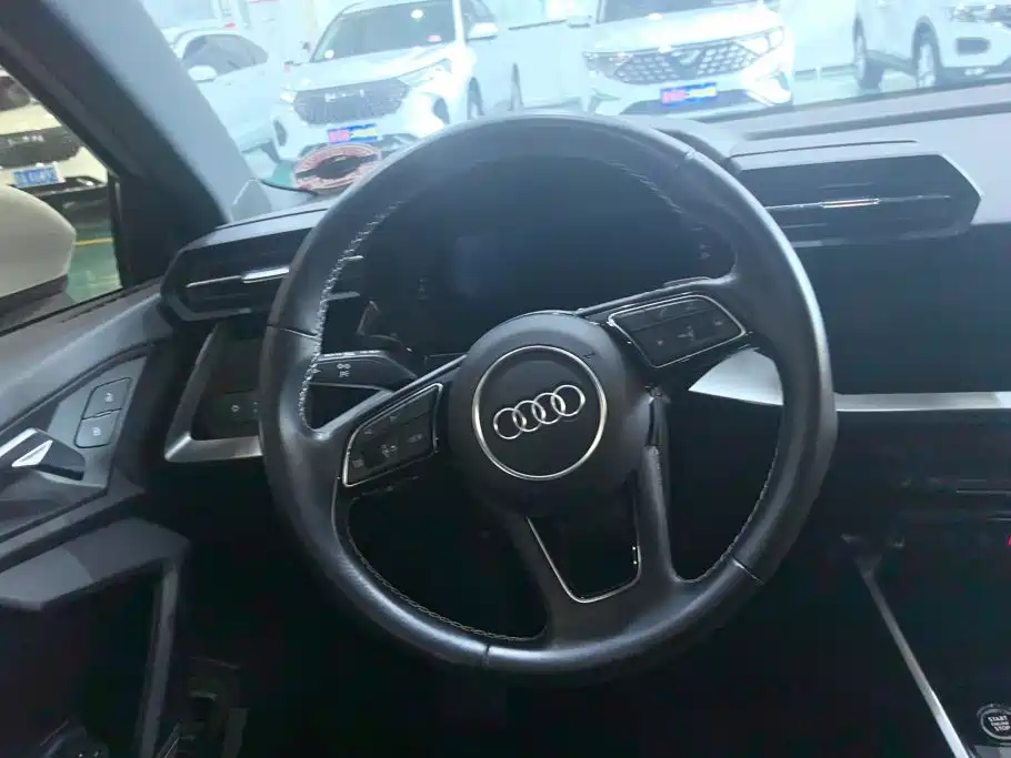 Audi A3 2023 — фото 15