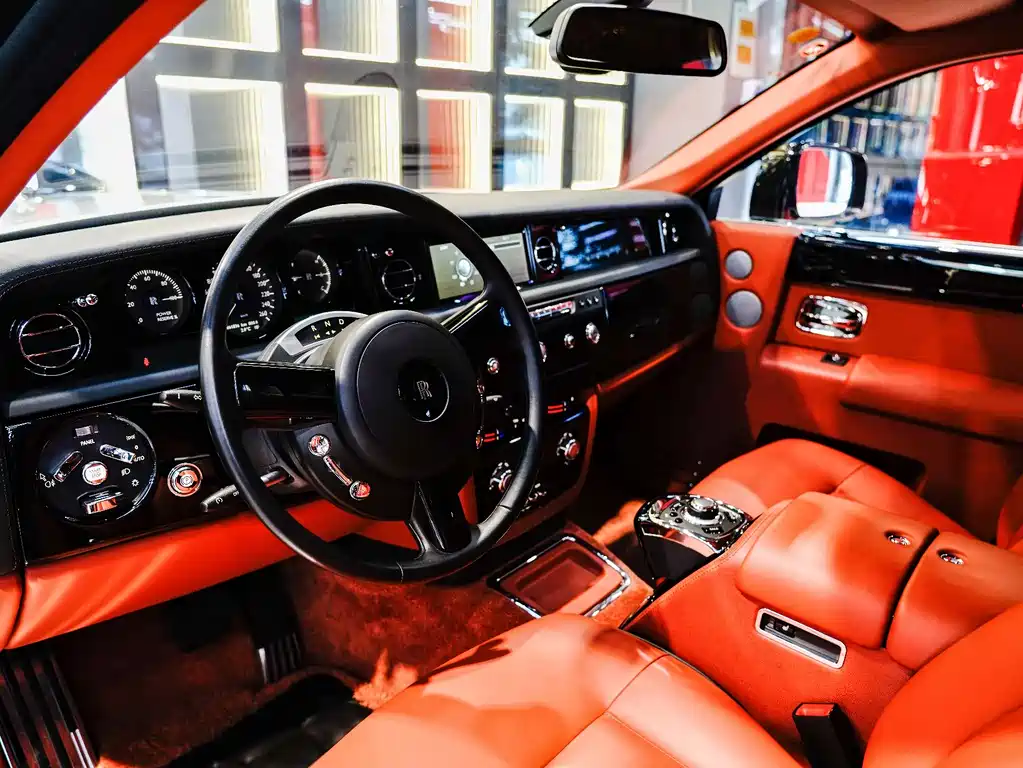 Rolls-Royce Phantom 2014 — фото 11