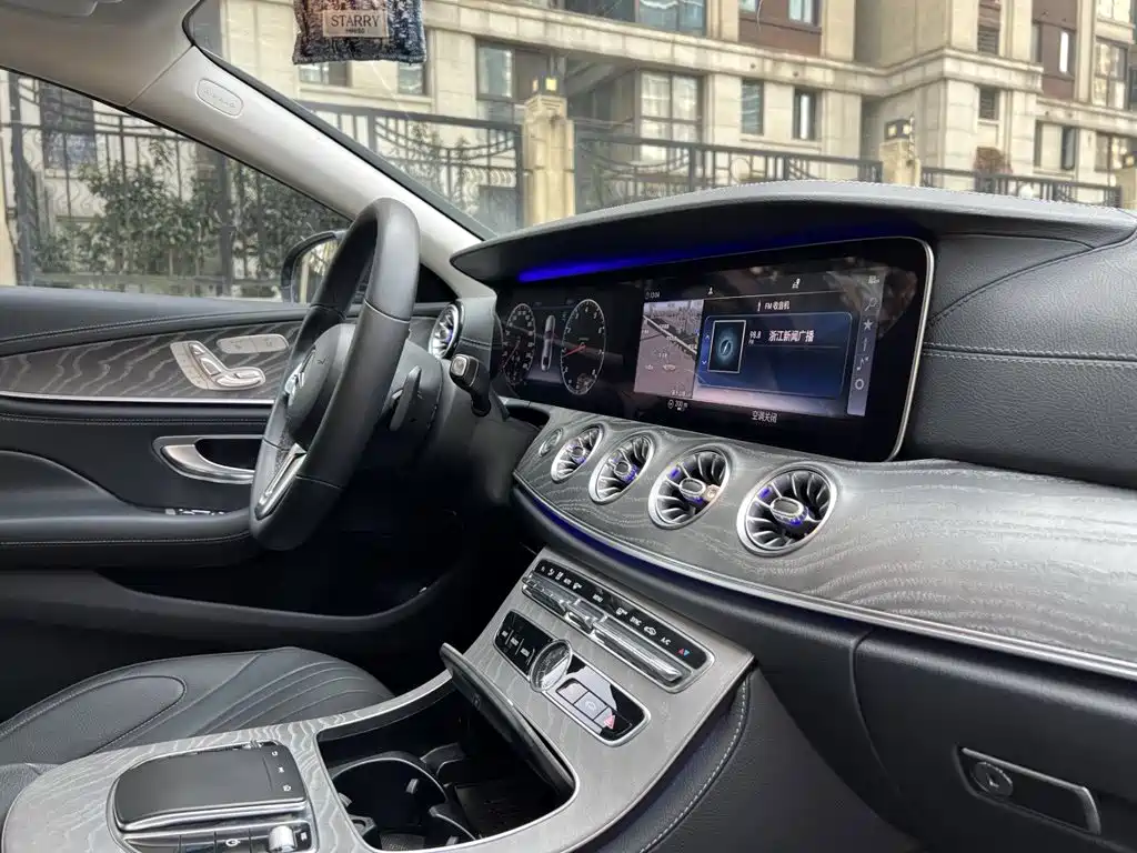 Mercedes-Benz CLS 2020 — фото 12