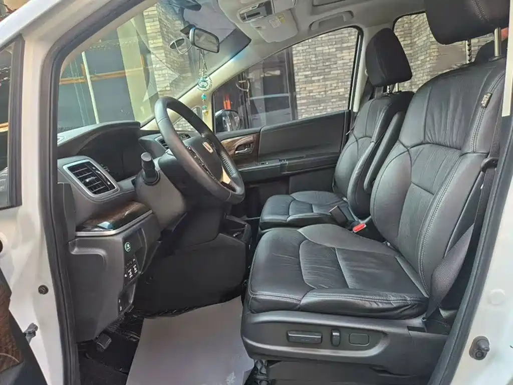 Honda Odyssey 2018 — фото 14