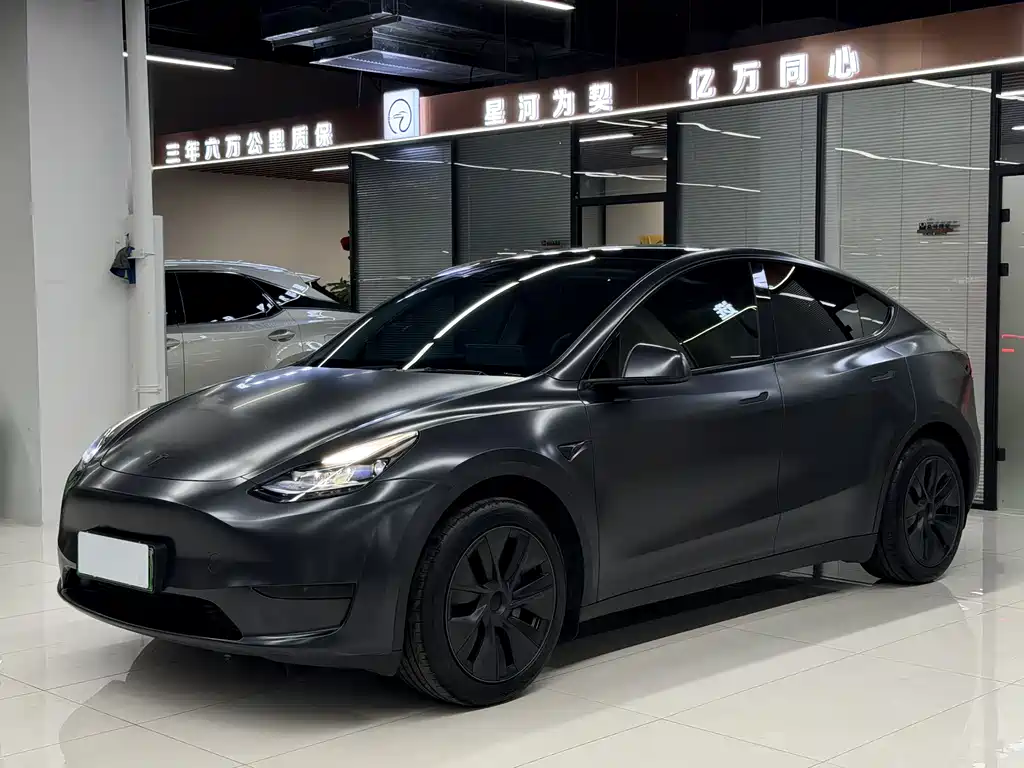 Tesla Model Y 2024 — фото 1