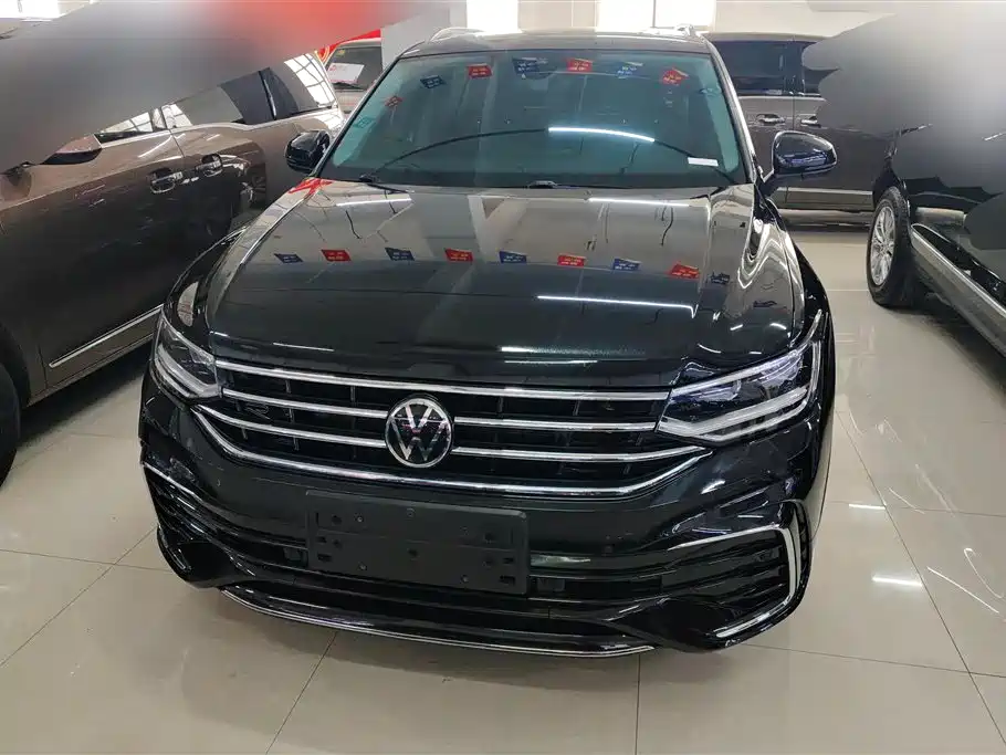 Volkswagen Tiguan L 2023 — фото 2