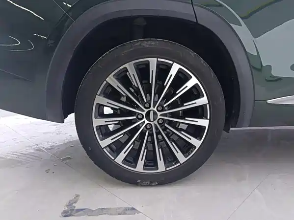 Geely Xingyue L 2024
