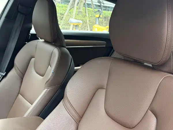 Volvo S90 2024