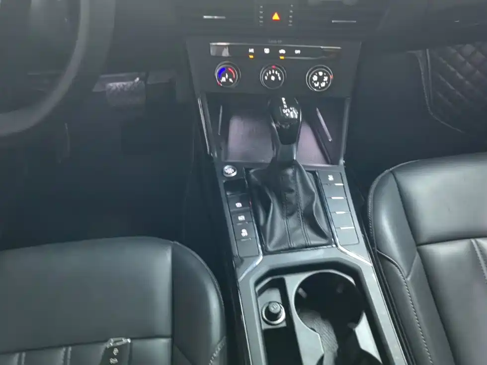 Volkswagen Passat 2019 — фото 14