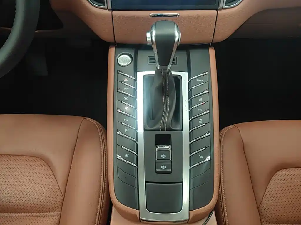 Zotye SR9 2018 — фото 14