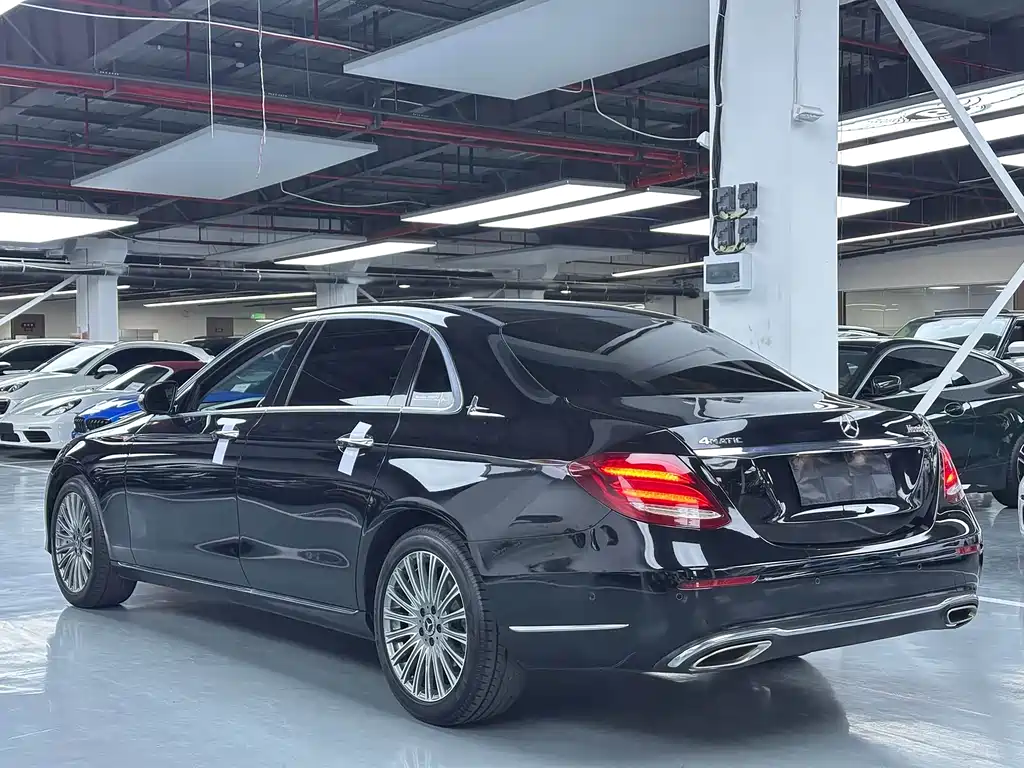 Mercedes-Benz E-Class 2019 — фото 20