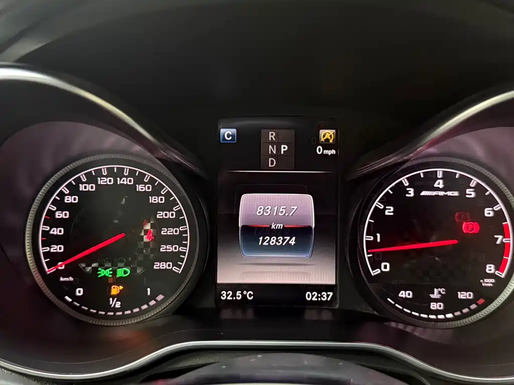 Mercedes-Benz GLC AMG 2018 — фото 10