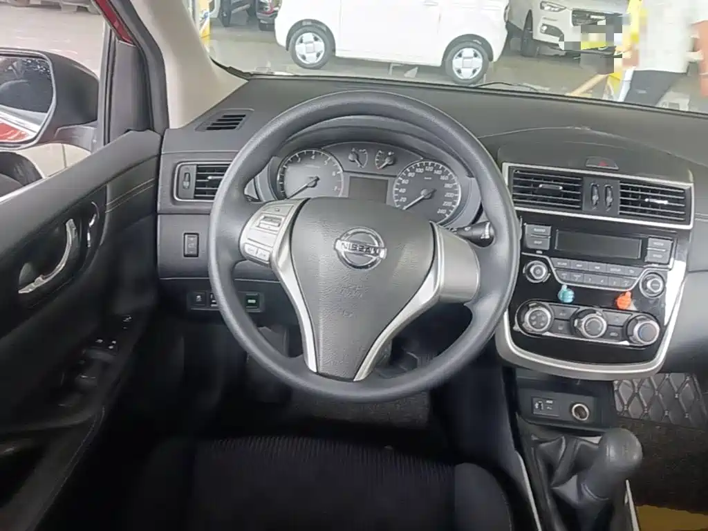 Nissan Tiida 2020 — фото 11