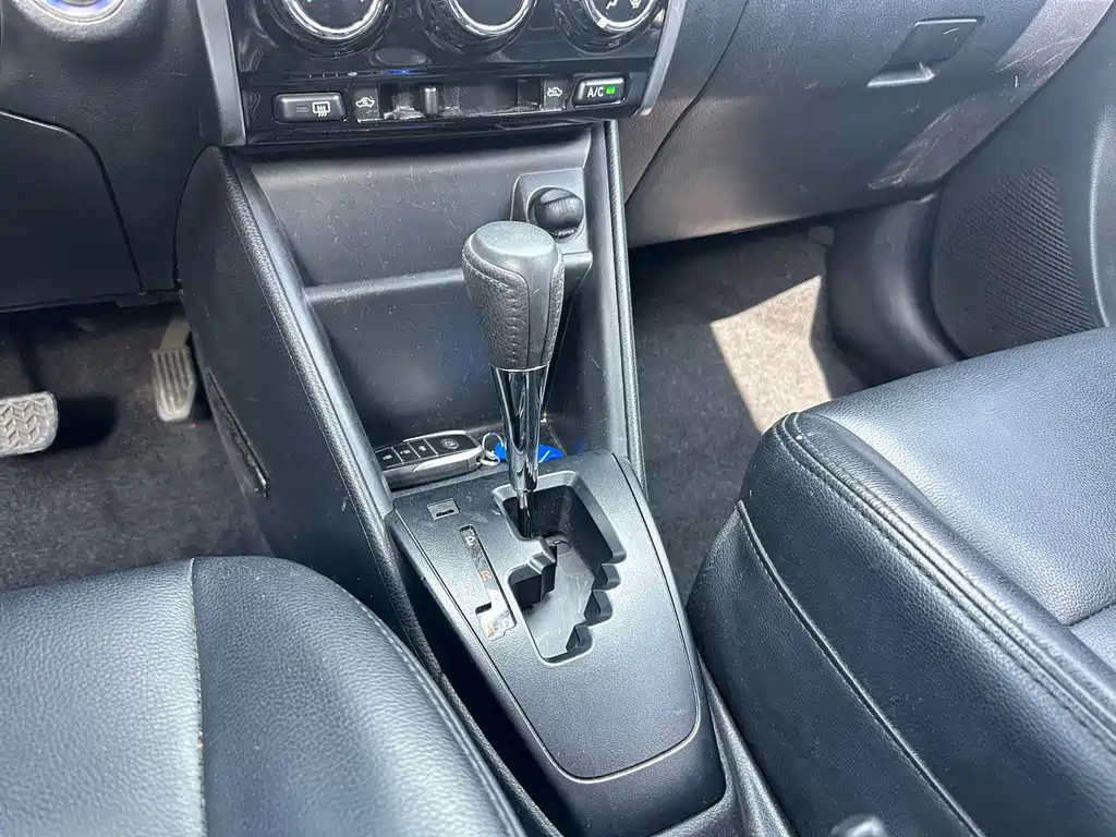 Toyota Yaris L 2020 — фото 19