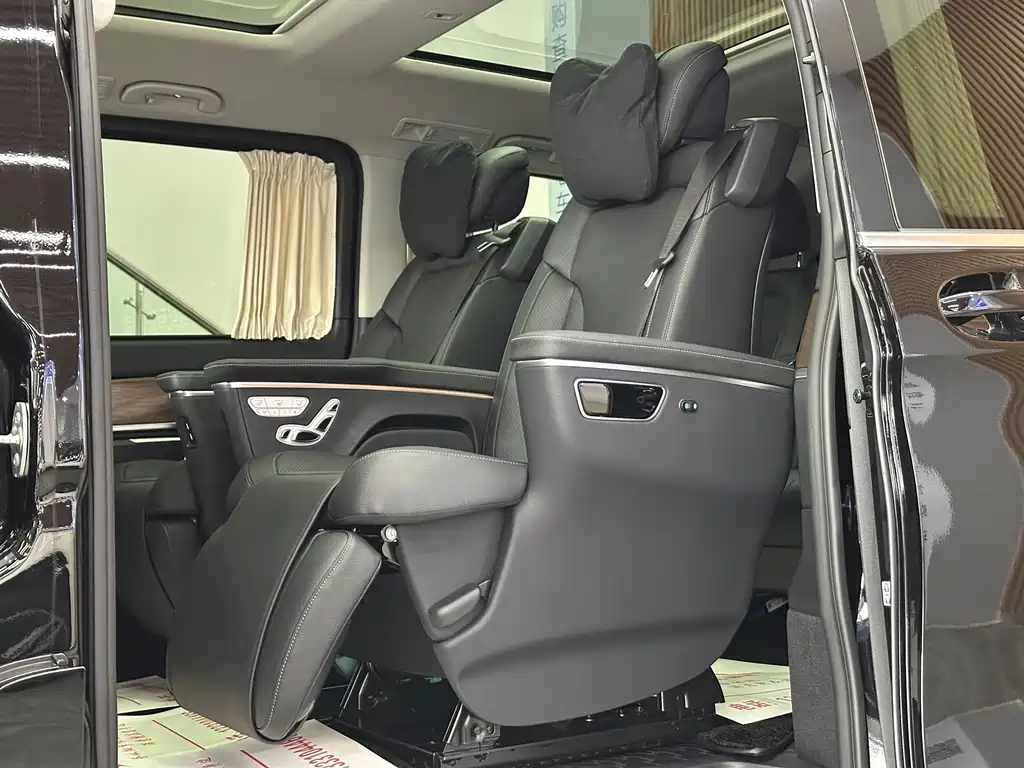 Mercedes-Benz V-Class 2020 — фото 8