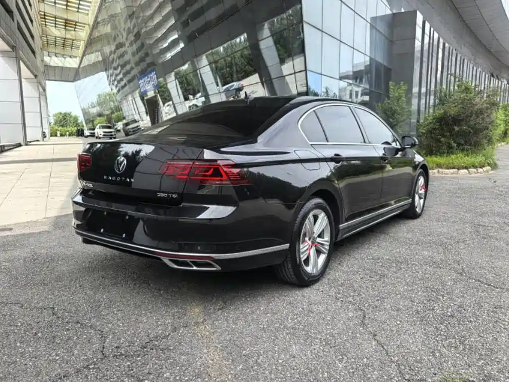 Volkswagen Magotan 2025