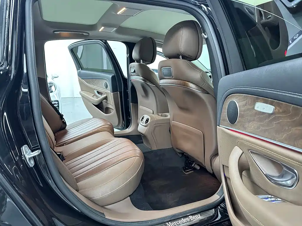Mercedes-Benz E-Class 2019 — фото 14