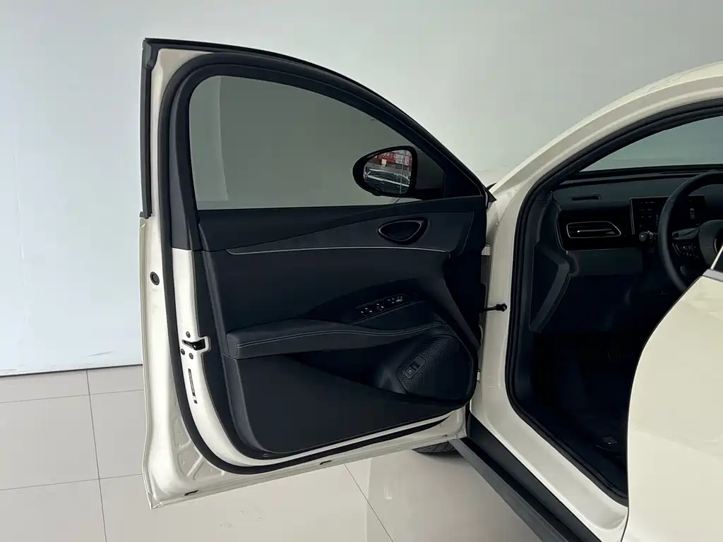 BYD Seal 06 2025 — фото 13