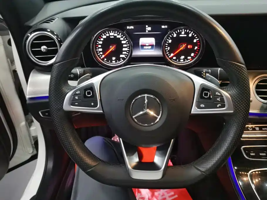 Mercedes-Benz E-Class 2017 — фото 15