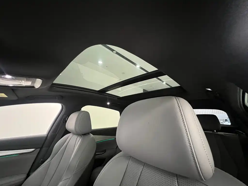 BYD Seal 07 DM-i 2025 — фото 23