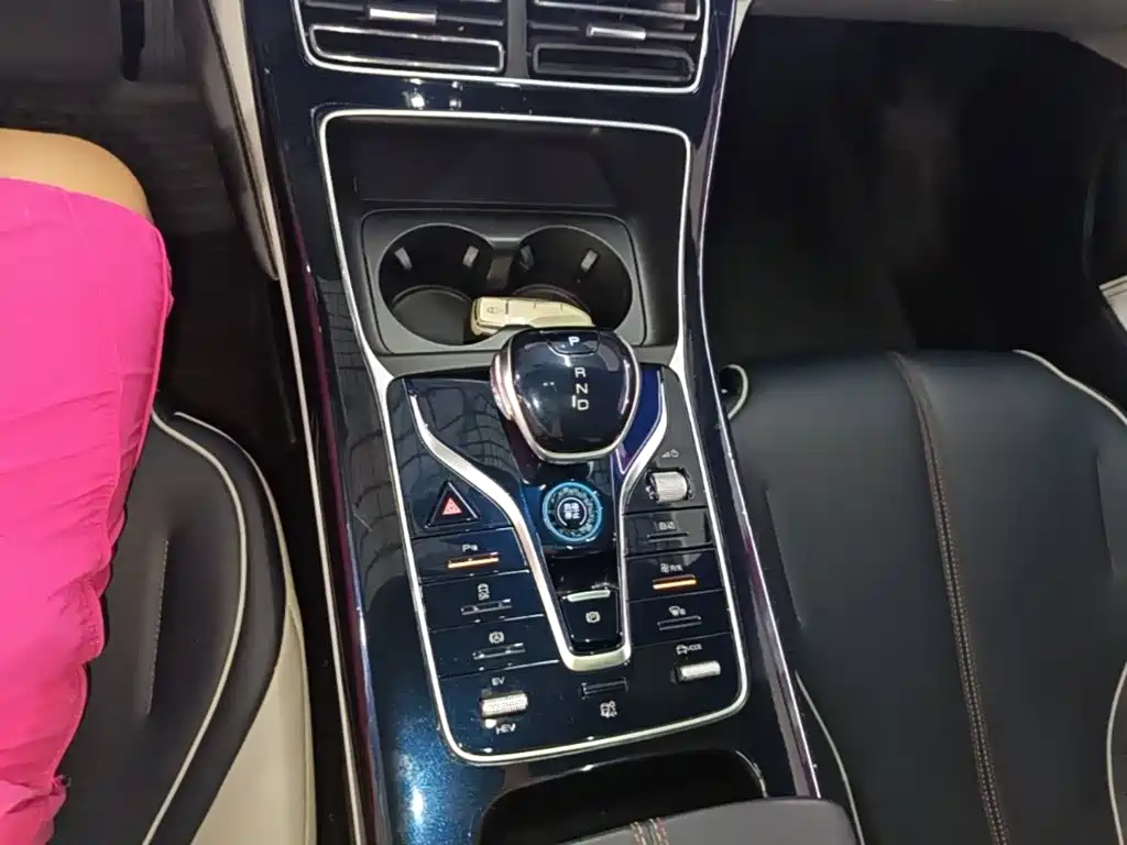 BYD Qin PLUS 2022 — фото 14