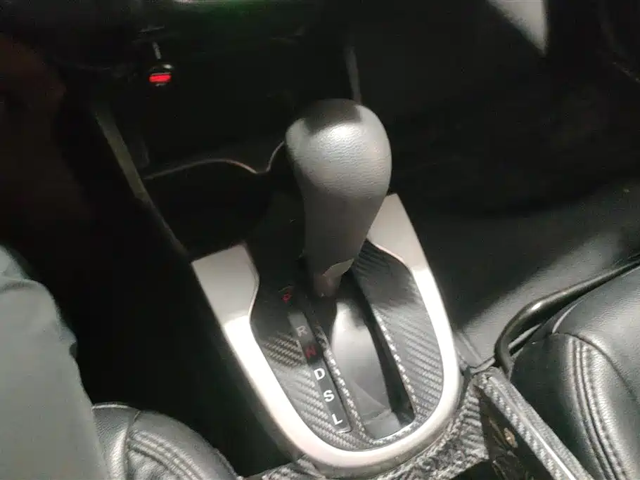 Honda Fit 2015 — фото 16
