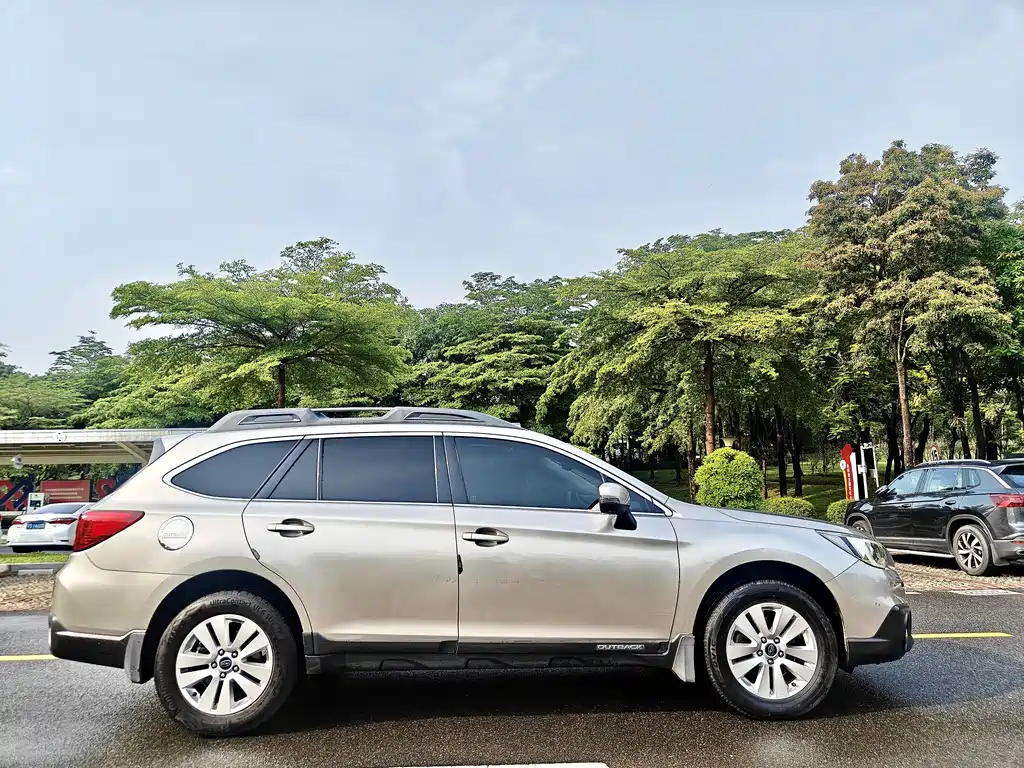 Subaru Outback 2016 — фото 8