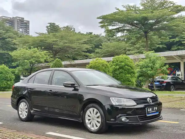 Volkswagen Sagitar 2015