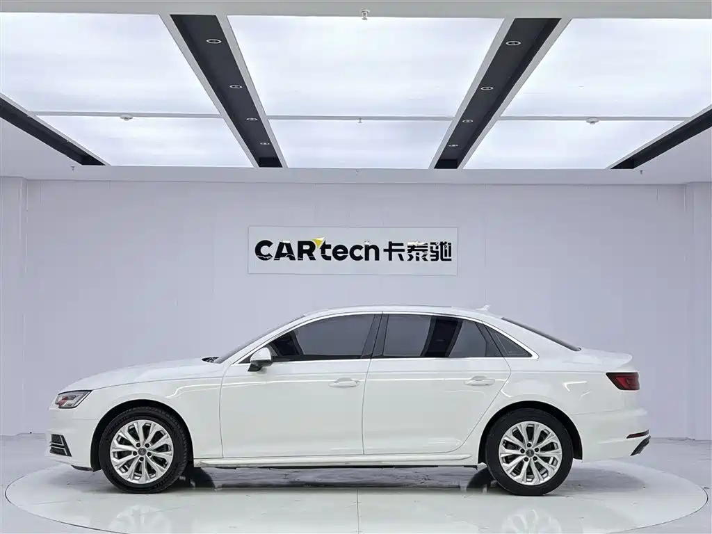 Audi A4L 2019 — фото 8