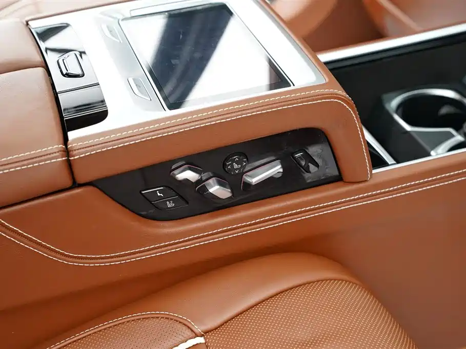 BMW 7 Series 2019 — фото 30