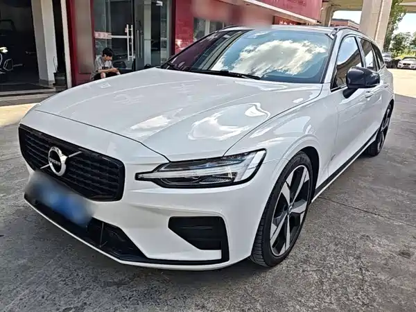 Volvo V60 2022