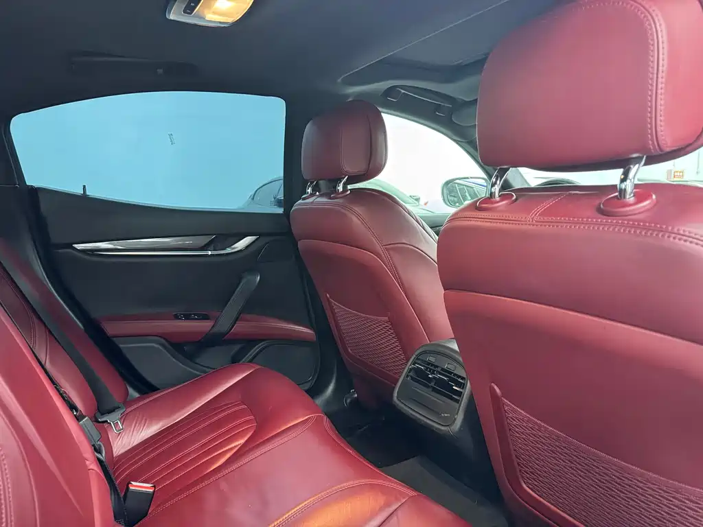 Maserati Ghibli 2016 — фото 14