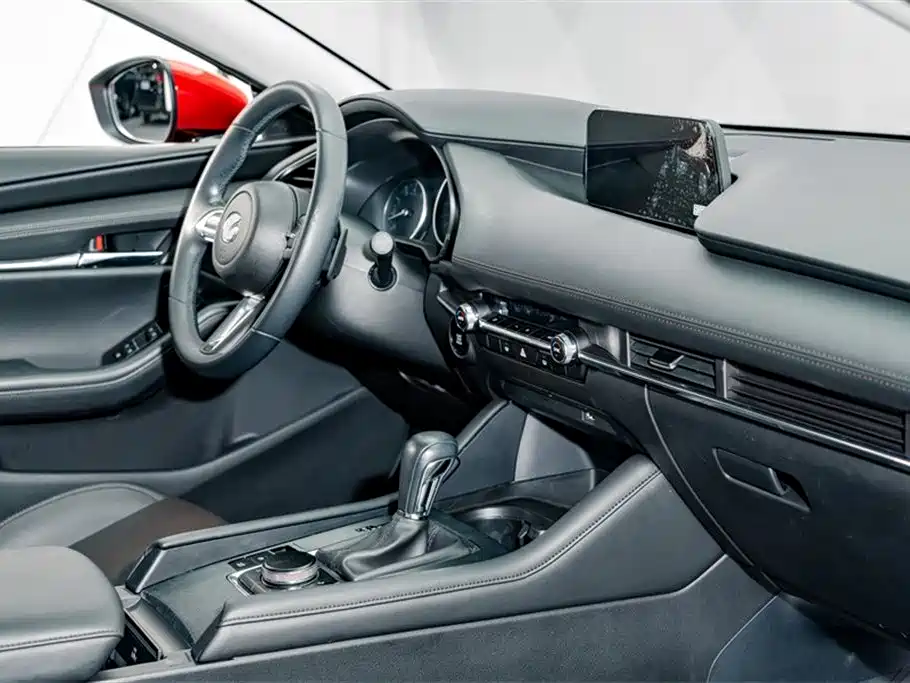 Mazda 3 Axela 2022 — фото 17