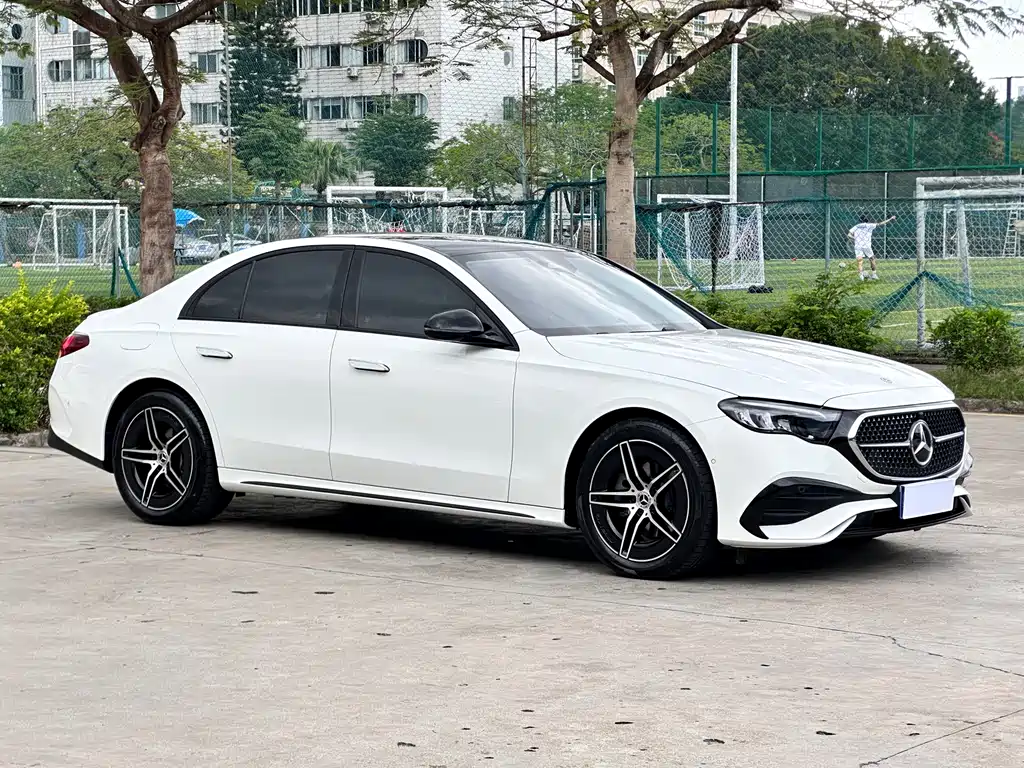 Mercedes-Benz E-Class 2024 — фото 2