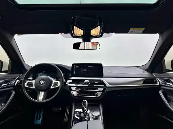 BMW 5 Series 2022