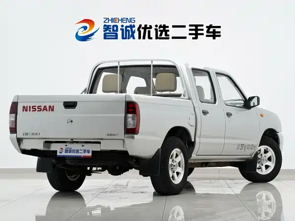 Nissan D22 2014