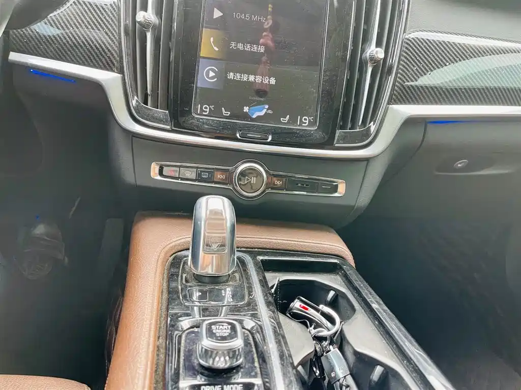 Volvo S90 PHEV 2019 — фото 16