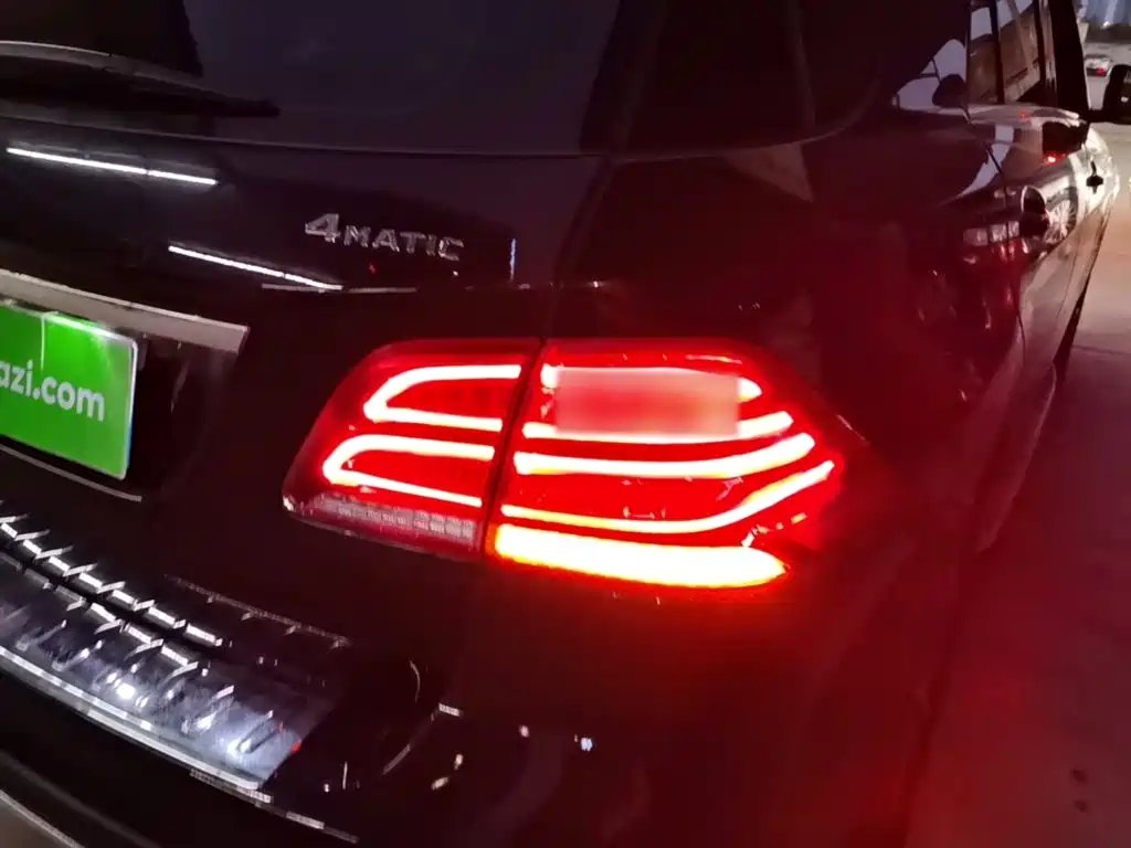 Mercedes-Benz GLE 2017 — фото 25
