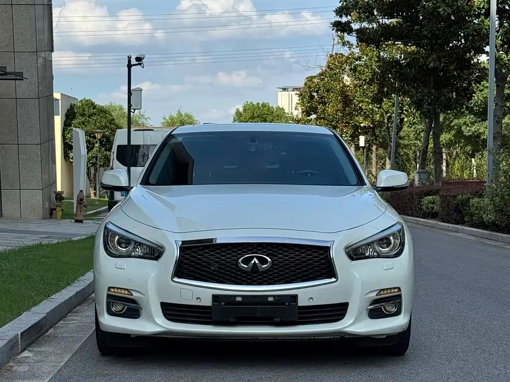 Infiniti Q50L 2016 — фото 2