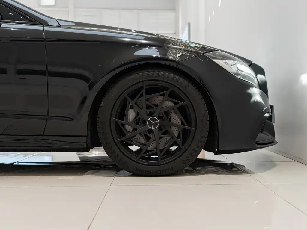 Mercedes-Benz CLS 2015 — фото 6