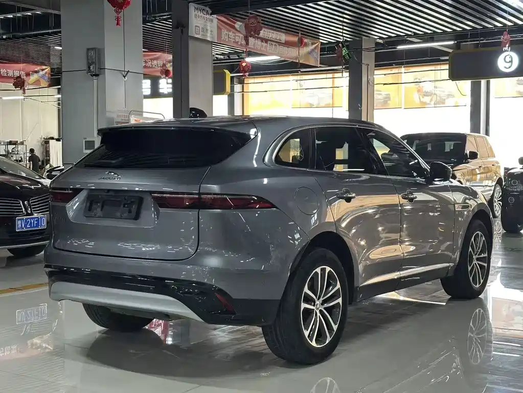Jaguar F-PACE 2021 — фото 9