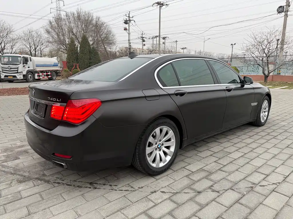 BMW 7 Series 2011 — фото 4