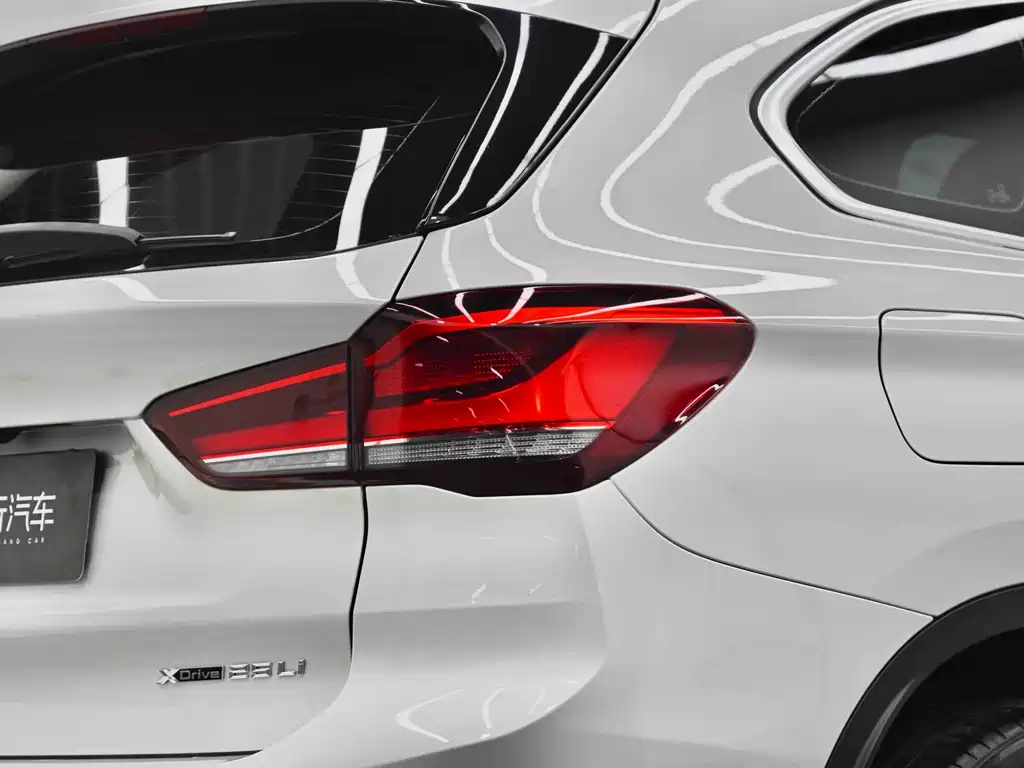 BMW X1 2022 — фото 8