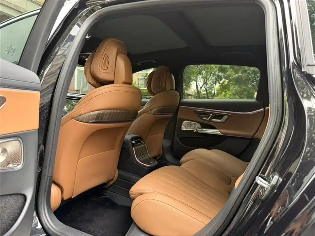 Mercedes-Benz E-Class 2024